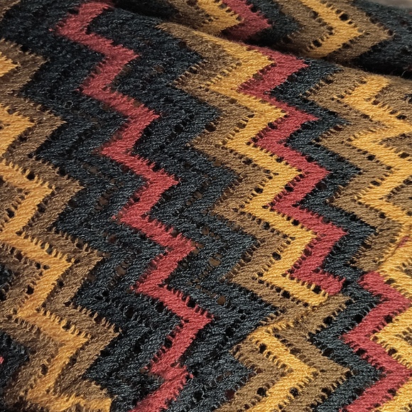 KAKTUS Sleeveless Cardigan - Picture 2 of 3